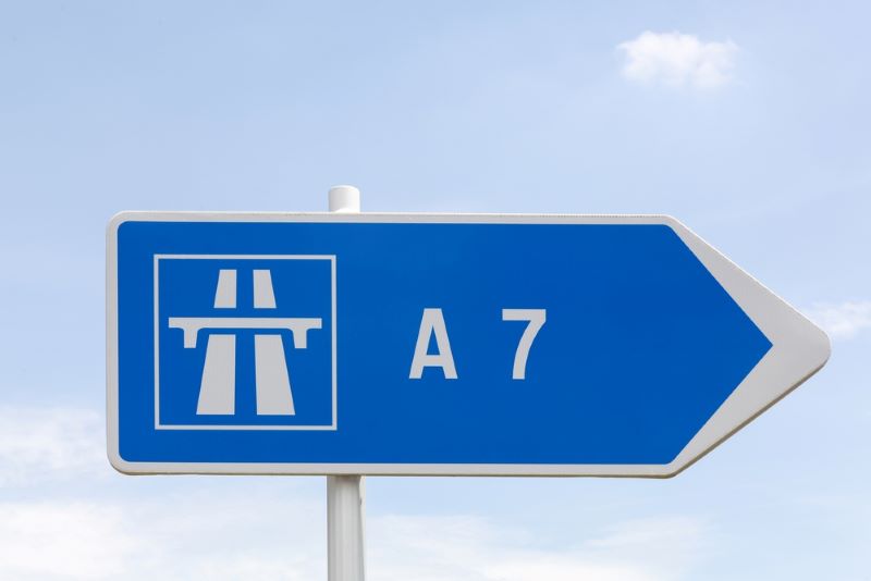 Panneau indiquant l'autoroute A7