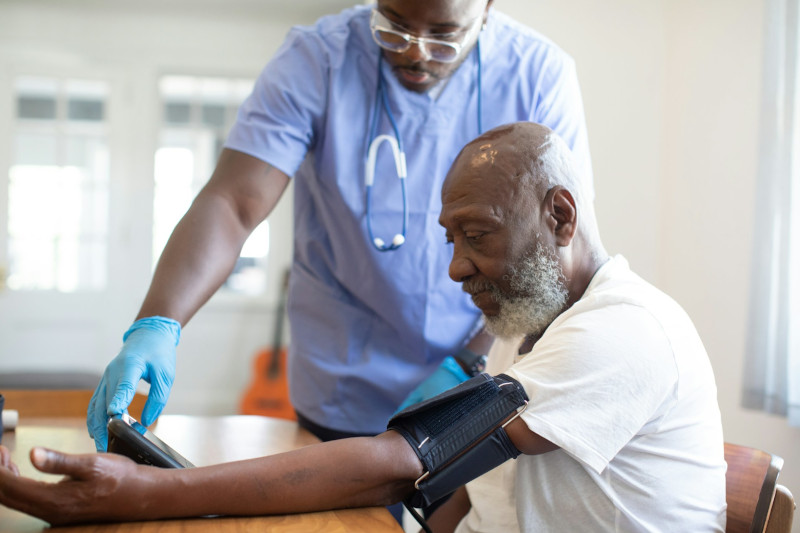 patient et son médecin lors d'une consultation remboursée par la mutuelle Mutame